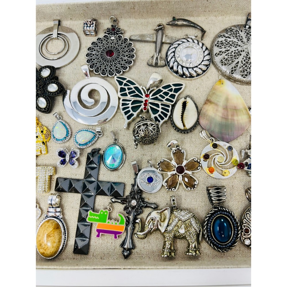 Vintage & Modern Gold & Silver Tone Assorted Necklace Pendant & Charm Lot of 80 - Picture 7 of 16